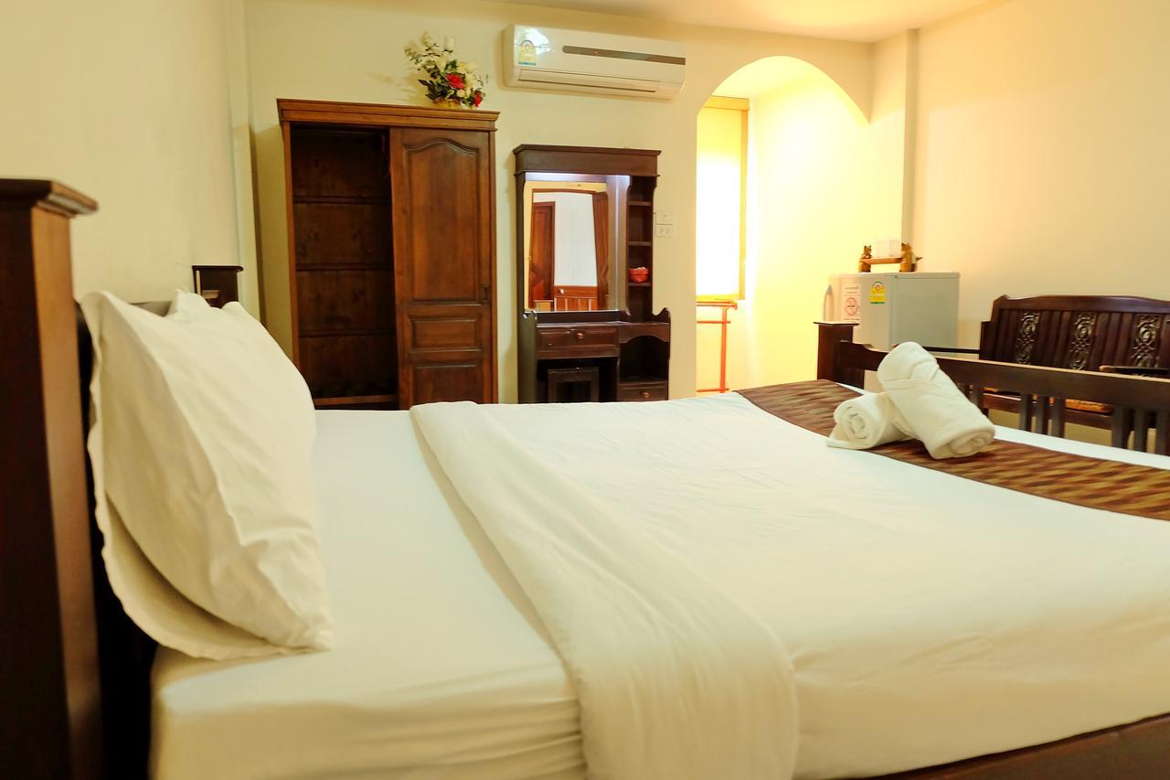 Siam House Interplace Lopburi Exterior photo